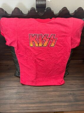 Kiss Short Sleeve Tee